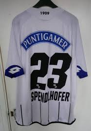 Between 1921 and 1949, the team enjoyed considerable success in winning the regional styrian championship 11 times. Sk Sturm Graz Home Baju Bolasepak 2016 2017 Sponsored By Puntigamer