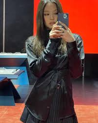 Jennie studied abroad in new zealand. We Were Not Expecting This Outfit From Blackpink S Jennie British Vogue