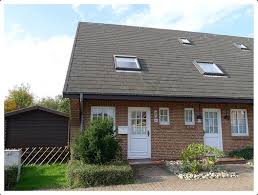 Surplombant le lac müritz, la maison d'hôte est situé près de stadthafen waren. Haus Kim 1016756 Ferienwohnung Tinnum