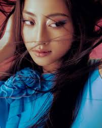 Hoa hậu Lương Thuỳ Linh nhan sắc thăng hạng ở tuổi 22