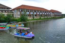 Ia merangkumi resort mewah dan ada juga chalet murah buat. Hotel Tok Aman Bali Beach Resort Kota Bahru Kelantan Terengganu And Kelantan Hotelopia