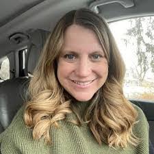 Lenore Reid's Instagram, Twitter & Facebook