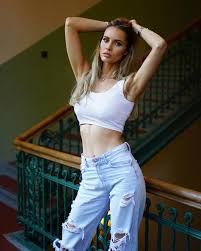 Franziska Czurratis - Free pics, galleries & more at Babepedia