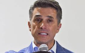 A través de twitter, sergio mayer informó sobre el lamentable fallecimiento de su excompañero del grupo garibaldi. Isbnwpsonp5knm