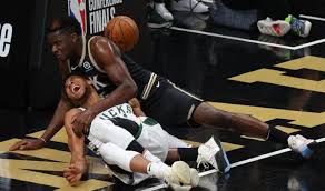 Ο greek freak μάς σύστησε τον μικρό του αδελφό, αποκαλύπτοντας τη μεγάλη αδυναμία που του έχει. Hje Kwyjpxbq1m
