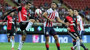 El próximo sábado se estará disputando uno de los partidos más esperados de la jornada 16 del torneo guard1anes 2021, cuando los zorros del atlas reciban en la cancha del. Liga Mx Clausura 2021 Atlas Vs Chivas Clasico Orgullo Y Adios Marca Claro Mexico