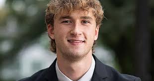 Evan Arneson's Instagram, Twitter & Facebook