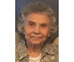 Carolyn Chase's Instagram, Twitter & Facebook