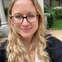 Vicky Savage's Instagram, Twitter & Facebook