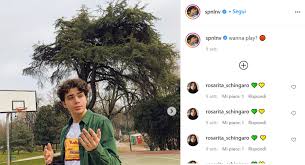 Luciano spinelli è un ragazzo di 18 anni, è nato a monza il 14 luglio del 2000 e nata il 18 dicembre del 2001 a los angeles (19 anni) l' artista ha iniziato a comporre brani e a cantarli circa all'età … Chi E Luciano Spinelli Eta Altezza Peso Wikipedia Instagram