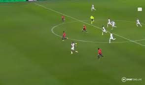 Beşiktaş kaptanı burak yılmaz, fransa ligue 1 ekiplerinden lille ile anlaşmaya vardı! Fans Hail Psg Defender Presnel Kimpembe S Latest Challenge At Burak Yilmaz In Lille