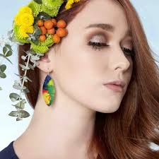 parrot feathers Archives