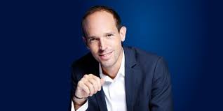 Ils sont enregistrés en direct et habituellement disponibles l'invité de bourdin direct : Marie Peyraube Journalist And Marc Olivier Fogiel Ceo Of Bfm Teller Report