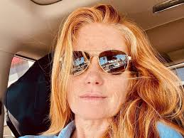 Bit.ly/1vgtpwa ex eastenders star patsy palmer joins the panel to talk about her life in sunny. Patsy Palmer Shows Off Grey Hairs And Old And Wrinkled Neck That She Loves Mirror Online