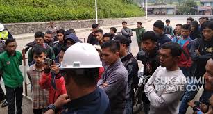 Kerja di sukabumi ✔ cari di anatara 18.000+ lowongan kerja terbaru ✔ pekerjaan penuh waktu, sementara dan lowongan baru di sukabumi selama 3 hari terakhir. Gaji Scg Sukabumi Asyik Blt Subsidi Gaji Rp1 2 Juta Diperpanjang Sampai Terwujudnya Kabupaten Sukabumi Yang Religius Dan Mandiri Shala Liss