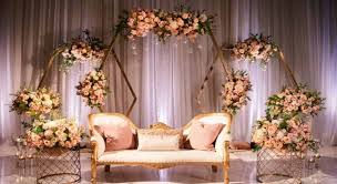 Jika anda tertarik dengan salah satu konsep dekorasi tunangan tersebut, anda bisa menyerahkannya kepada mua parasayu. Rekomendasi Dekorasi Pernikahan Sederhana Minimalis Impian Para Gadis Wedding Market