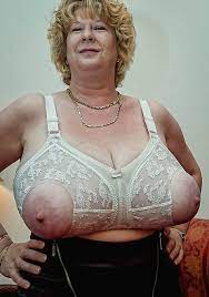 Big Tit Granny in Bra - 62 porn photo