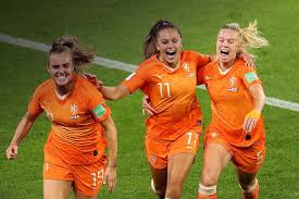 La fifa impulsa el fomento del fútbol femenino y se compromete a apoyarlo económicamente, brindando a las jugadoras, entrenadoras, árbitras y directivas la oportunidad de participar activamente. Dominio Europeo En Los Cuartos De Final De Un Mundial De Futbol Femenino Espectacular