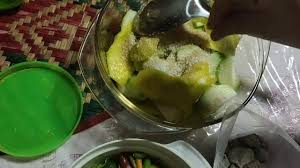 Kedondong asam boi drink is made from kedondong which tasted sweet and sour, asam boi (sour plum), limau kasturi (calamondin), water and sugar. Jeruk Mangga Kedondong Dan Asam Boi Youtube