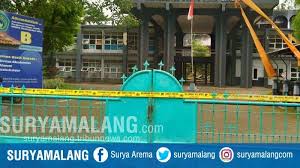 Lagi satgas covid 19 kembali segel 12 warung kopi di banda aceh pujatv aceh : Penyegelan Kampus Undar Oleh Mahasiswa Berbuntut Pidana Garis Polisi Dipasang Polres Jombang Surya Malang