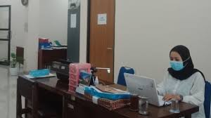 Mempunyai pekerjaan sebagai seorang guru adalah salah satu pekerjaan yang sangat mulia, karena dengan mempunyai tugas untuk mendidik dan mengajari para siswa yang berasal dari latar belakang yang berbeda. Pengalaman Magang Di Instansi Pemerintah Saat Pandemi Covid 19 Kumparan Com