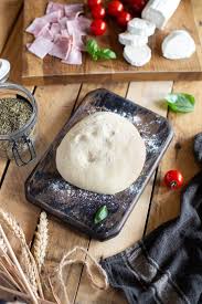 A cuisine is a style of cooking characterized by distinctive ingredients, techniques and dishes, and usually associated with a specific culture or geographic region. Pate A Pizza Cuisine Ta Ligne Pate A Pizza Alimentation Pizza