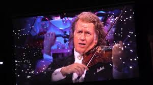 Pentru prima dată, timp de 13 seri, mai mult de 15.000 de fani din peste 80 de țări au luat parte la concertele sale extraordinare de la vrijthof. Andre Rieu Live In Cluj Romania 2019 Youtube