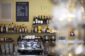Das Plusch Cafe Bar Plusch Das Wohnzimmer Des Quartiers Wiedikon In Zurich Schweiz Espresso Cappuccino Barista Kaffeebar Ideen Zeit Fur Kaffee Cafe