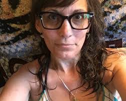 Amy Thomsen's Instagram, Twitter & Facebook