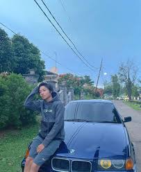 Dengan agak malu aku membalikkan badan, nampak dari celanaku ada tonjolan yang besar, bibiku melihatnya sekilas, nyengir dan mulai mengeroki dadaku. Baru Berulang Tahun Ke 17 Ini Sederet Potret Terkini Kiesha Alvaro