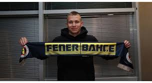 Unutmayalım ki, bütün transferlerin gölgesinde sessiz sedasız geldi fenerbahçe'mize. Attila Szalai Fenerbahce Icin Istanbul A Geldi