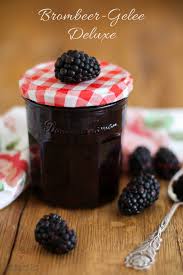 Rezept Fur Ein Leckeres Brombeer Gelee Deluxe Fruchtig Und Intensiv Mit Amaretto Und Vanille Fur Geniesser Mit Anleitu Brombeergelee Gelee Brombeeren Rezepte