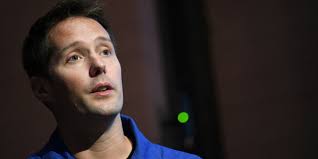 Thomas pesquet pénètre à bord de la station spatiale internationale. Thomas Pesquet Will Fly With Space X In 2021 For His Second Space Mission Teller Report