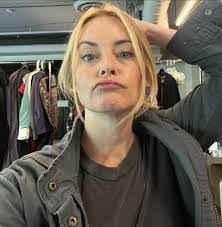 Jessica Hillis's Instagram, Twitter & Facebook