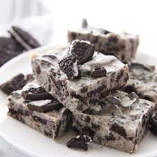 Amazing And Easy Oreo Fudge I Recipe In 2020 Desserts Easy Baking Recipes Desserts Food Videos Desserts