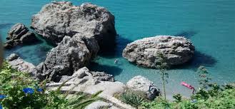 Algarve beaches vs costa del sol depending on where you decide to start the counting, the coastlines of the algarve and costa del sol stretch over 160km (99 miles) each. Best Beaches In Costa Del Sol Oliver S Travels