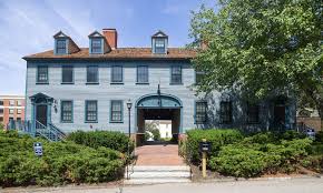 Conveniently located, our hotel offers guests easy access to area shopping, various dining outlets and unique art galleries. Inn Downtown