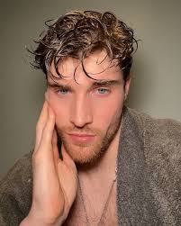 Shameless selfie 😞 . . . . . . . . #fitness #lifestyle