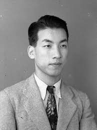 Self portrait photo of Nanguang Deng in Tokyo 1930-1935 (cropped, 4to3  portrait)