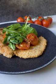 Milanesa De Pollo Con Tomates Salteados Cravings Journal Receta En 2020 Pollo Con Tomate Comida Etnica Recetas De Comida