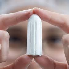 Tampons can be really overwhelming, uncomfortable, and scary but they don't need to be. Nach Dem Brexit Sexistische Steuer Grossbritannien Schafft Abgabe Auf Tampons Und Binden Ab Shz De