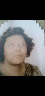 Elizabeth Carlile's Instagram, Twitter & Facebook