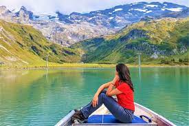 Munti toate minunile scenice ale elvetiei sunt concentrate in regiunea centrala numita bernese oberland, iar calatoria cu trenul spre. Top AtracÈ›ii Turistice Din ElveÈ›ia Locuri De Vizitat In ElveÈ›ia