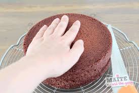 Gateau D Anniversaire Minnie Trop Facile Pate A Sucre Vahine Maite And The Gang Le Blog De Cuisine Gateau Anniversaire Minnie Gateau Anniversaire Gateau