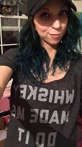 What shirt is worn by character Amber Olivas in Countdown Season 1 Episode  2?