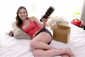 Gal Gadot protagoniza un falso video porno | GQ