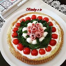 In una ciotola sbattete le uova con il sale ed il pepe, aggiungete poi l'olio ed il latte. Le Ricette Di Valentina E Bimby Crostata Morbida Salata