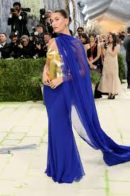Hailey Bieber a Vision in Gold at the 2026 Met Gala