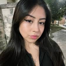 Alyssa Gallegos (@_alyssagallegos)