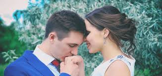 It allows you to look at groups others have created near you centered around. The 12 Best Dating Apps To Meet Singles And Make Friends